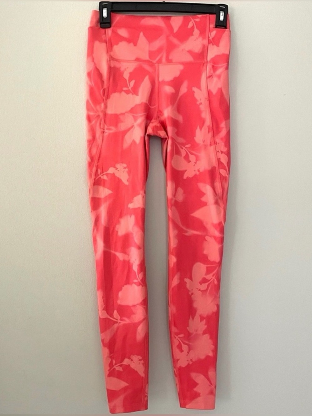 ALL IN MOTION Brushed Sculpt High Waisted Floral Leggings Coral Women’s Small